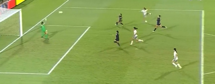 头名晋级！U17中国女足3-2美国U17将战法国 刘雨希双响赵嘉怡破门