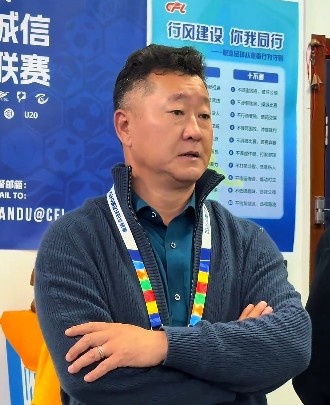 南通支云俱乐部投资人更衣室讲话:周一做冲超奖 要去欧洲冬训